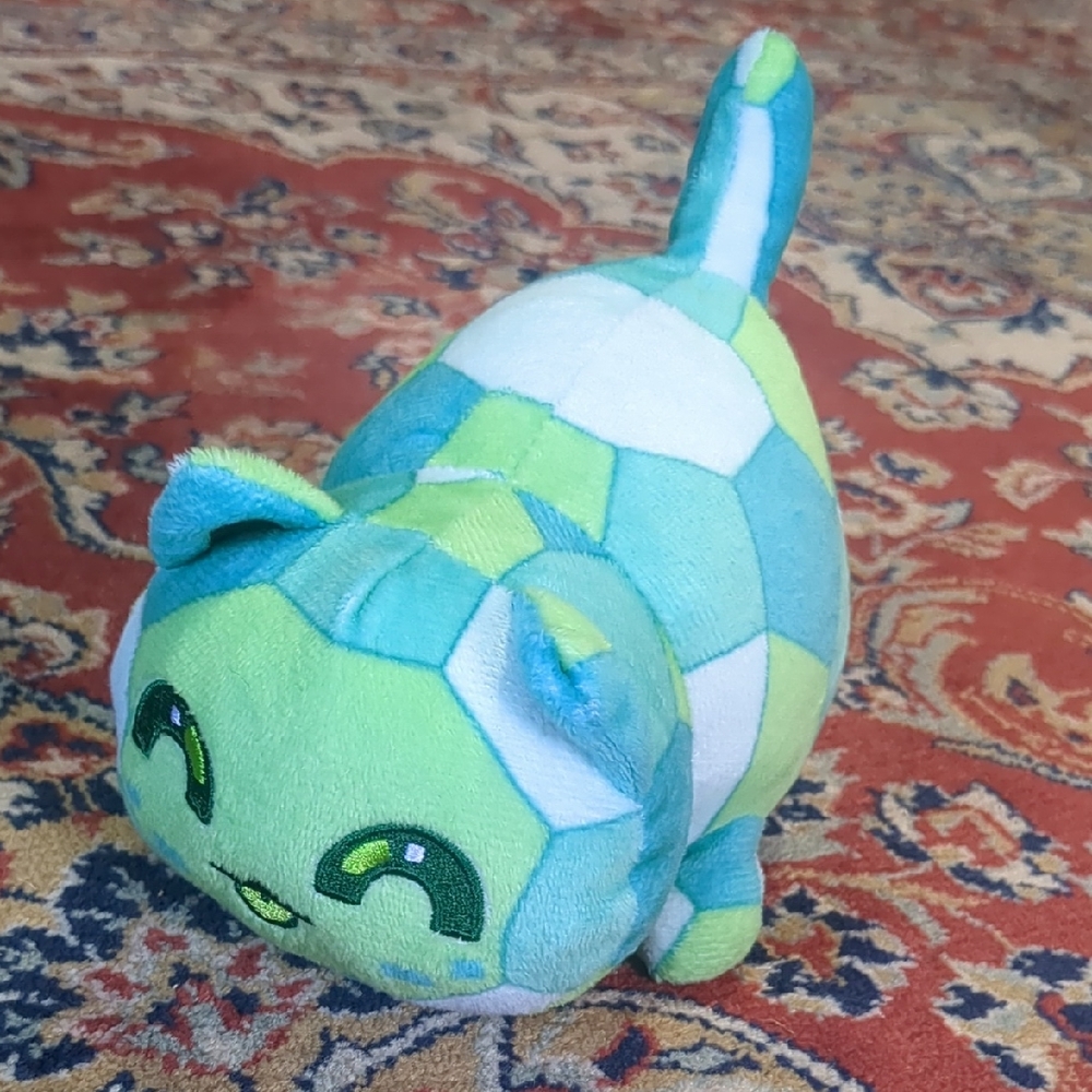 Emerald Cat plushie from the Aphmau MeeMeows Mystery Plush collection
